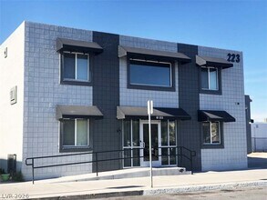 Building Photo - 223 N 9th St