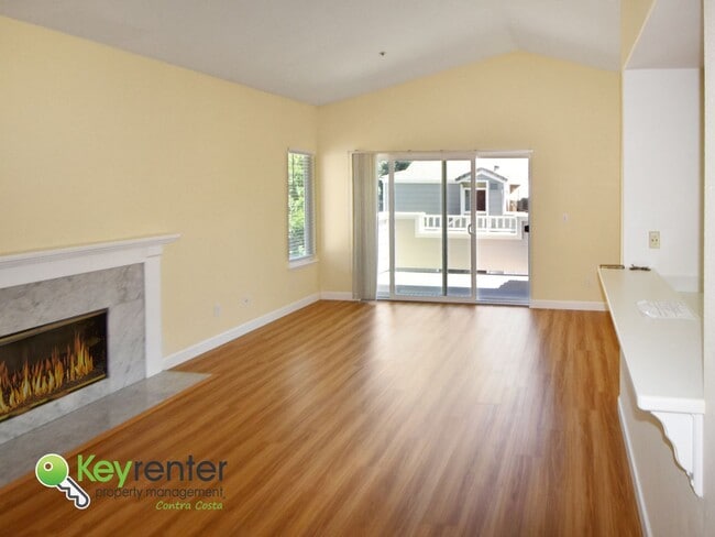 Foto del edificio - Rare San Ramon Foothills Condo available!