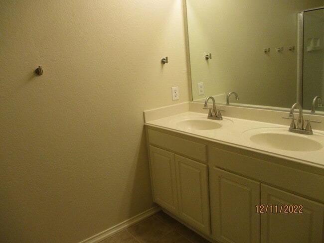 Foto del edificio - 5144 Waterview Ct