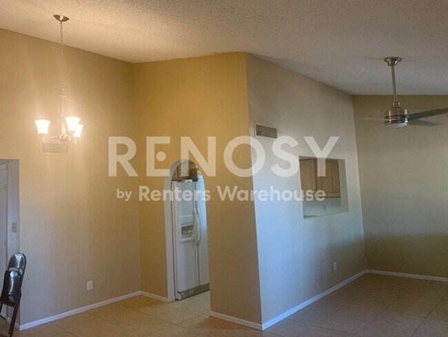 Building Photo - 9064 N 68th Ln