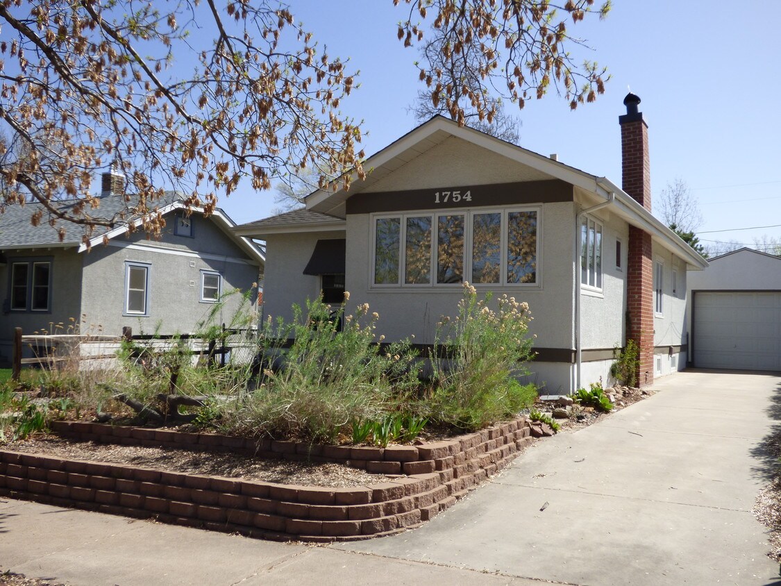 Exterior - 1754 S Corona St
