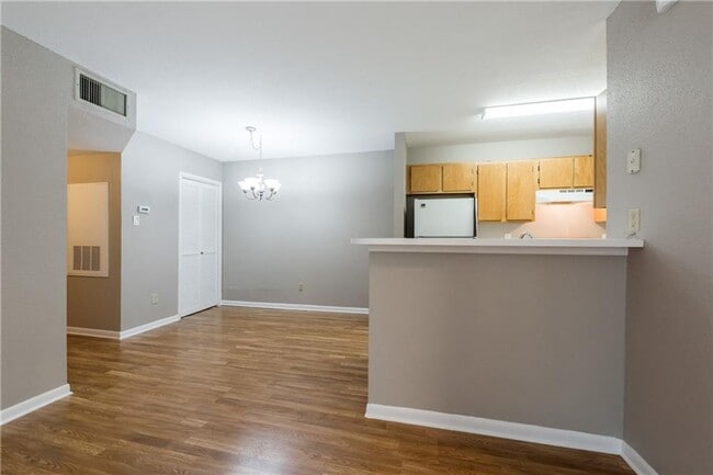 Building Photo - 4500 E Oltorf St