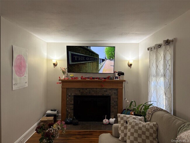 Foto del edificio - 45 Central Pkwy