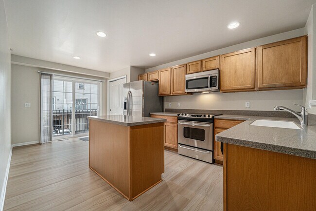 Building Photo - 27889 Hopkins Dr