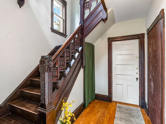 Building Photo - 2628 Quincy St NE