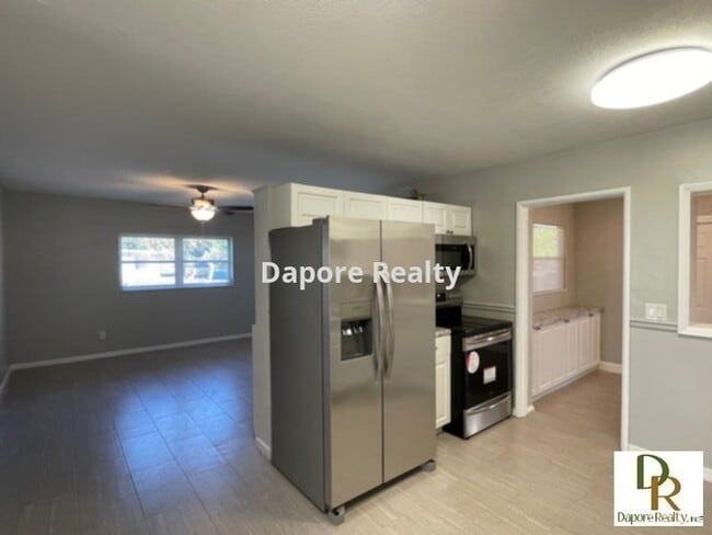 Building Photo - FULLY REMODELED 3 Bedroom, 1.5 Bath, Garag...