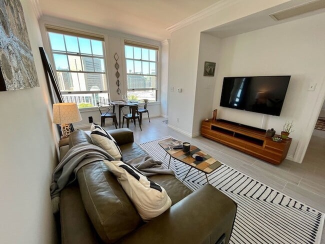 Foto del edificio - The Historic Elegance Meets Downtown Living @ El Cortez 1BR/1BA w/ parking