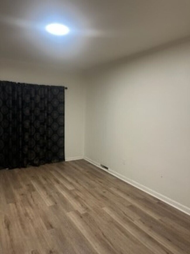 Foto del edificio - Now Leasing – 1013 N West, Nevada, MO