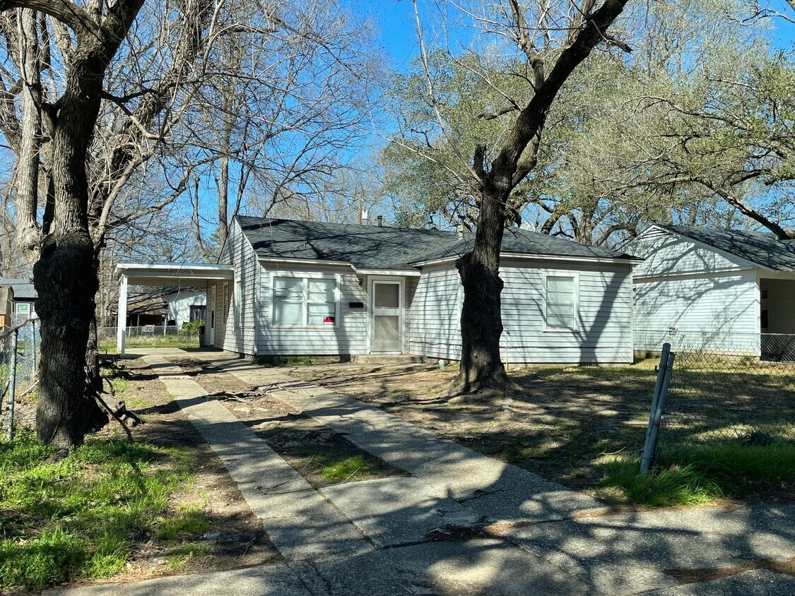 Primary Photo - Fully Remodeled House in Sunset Acres