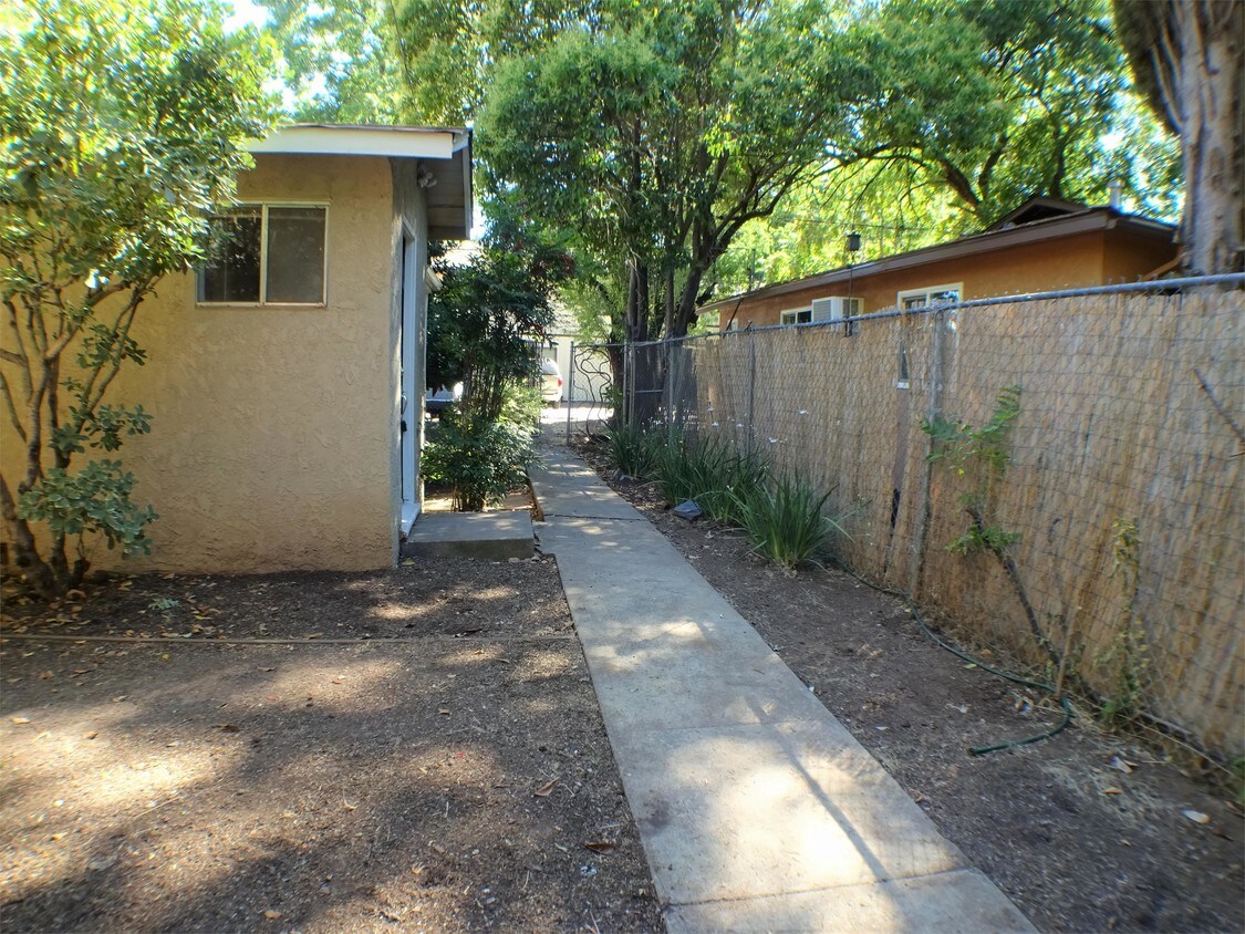 Foto del edificio - 1548 Elm St