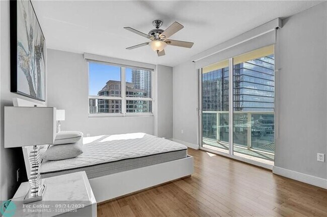Foto del edificio - 350 SE 2nd St