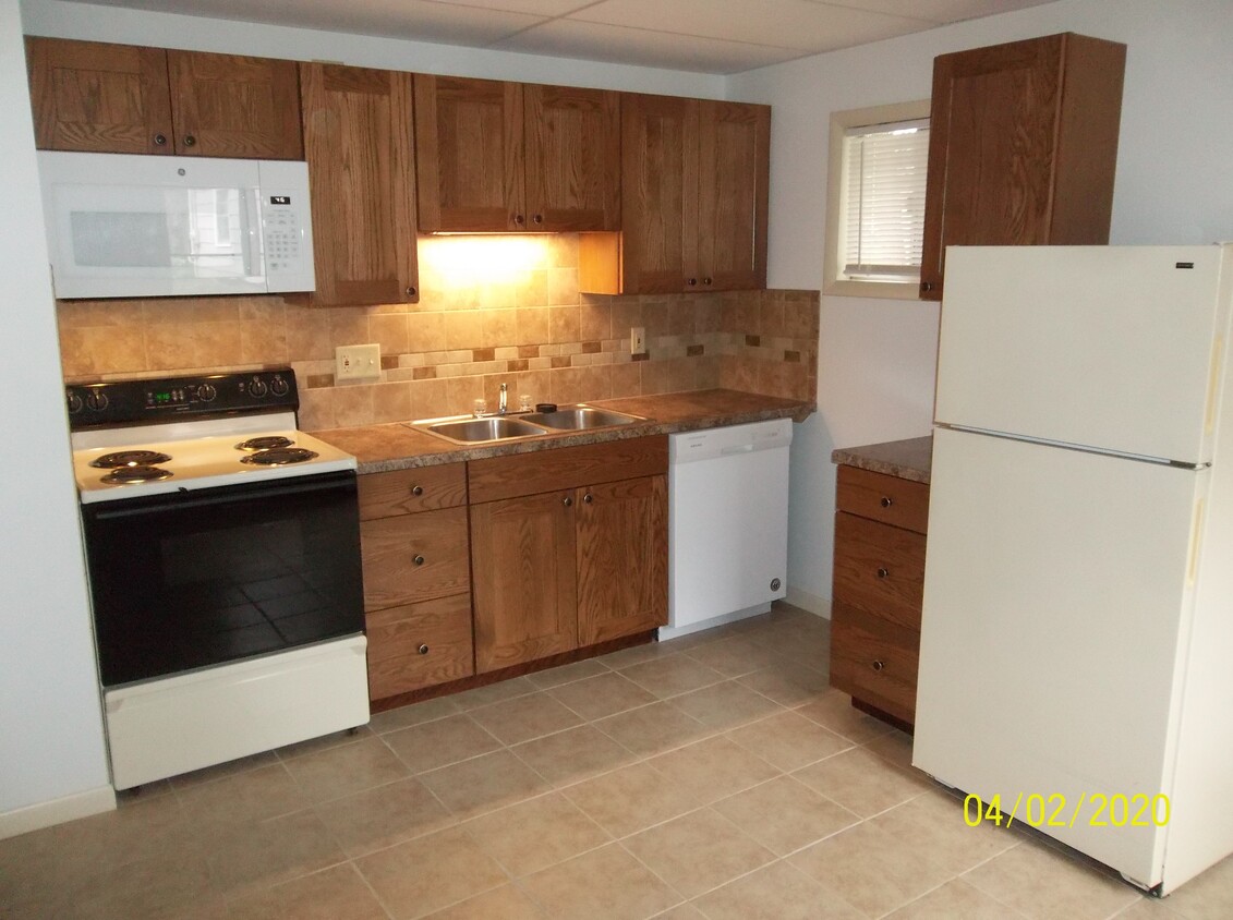 Kitchen - 533 E 19th St