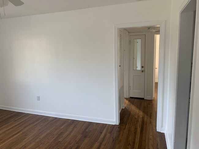 Foto del edificio - 3905 W Morrison Ave