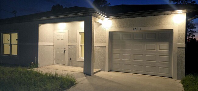 Foto del edificio - Brand New, 2/2/1 Single Family Home-Great ...