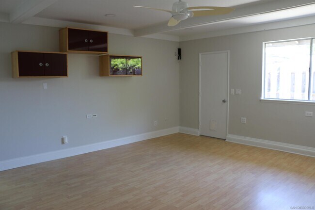 Building Photo - 5550 Calle Miramar