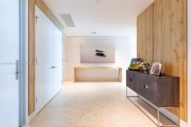 Building Photo - 360 Ocean Dr