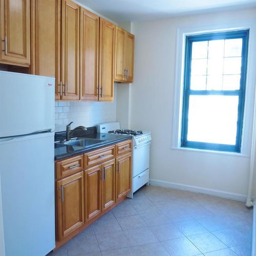 Building Photo - 534 E 79th St