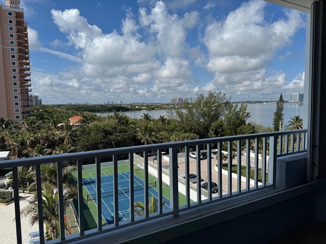 Building Photo - 5200 N Ocean Dr