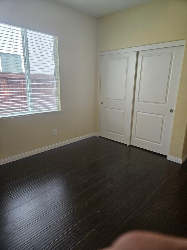 Foto del edificio - 5913 Moonlight Peak Dr