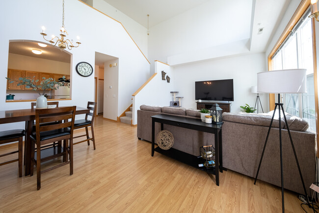 Foto del edificio - 1615 Legacy Pkwy E