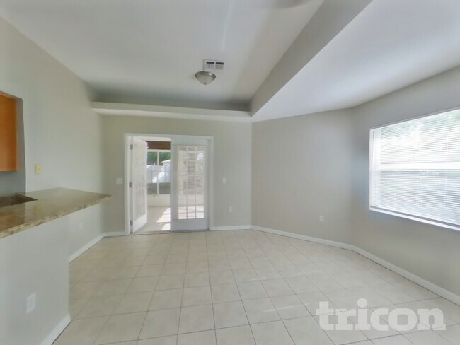 Foto del edificio - 4369 Montano Ave