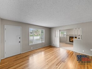 Building Photo - 1028 Castlerock Dr