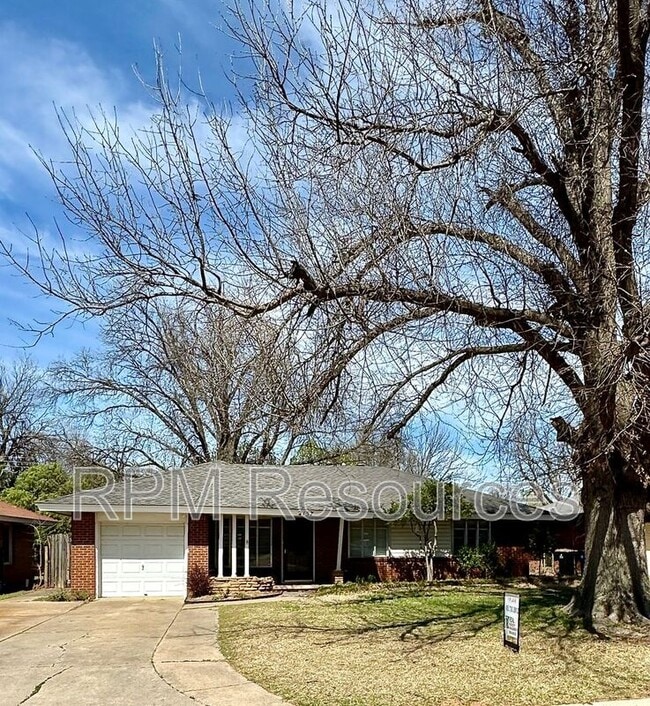 Photo - 2137 Barclay Rd House