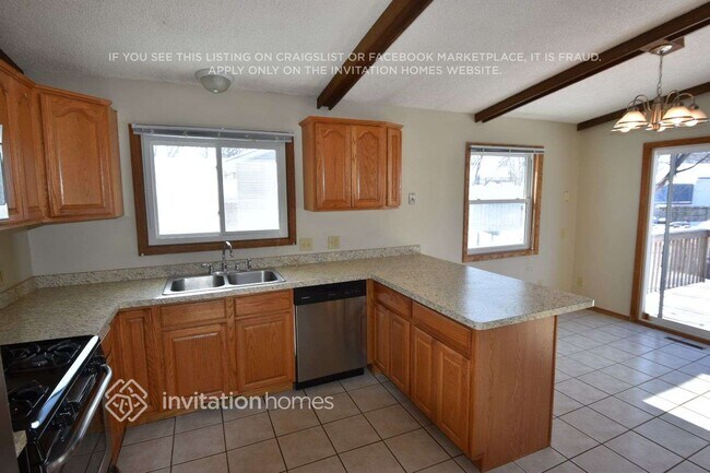Foto del edificio - 8157 James Ave N