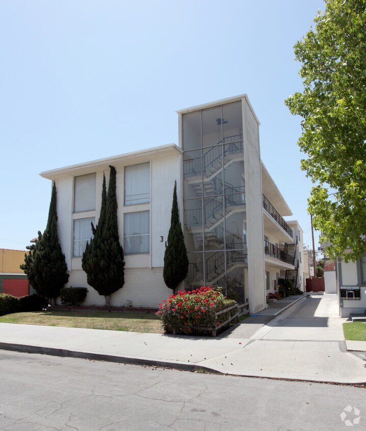 Building Photo - 315 Gladys Ave