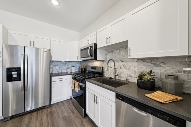 Building Photo - Fora Apartments