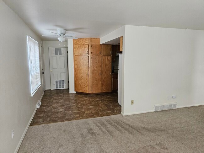 Foto del edificio - 1162 Cree Dr