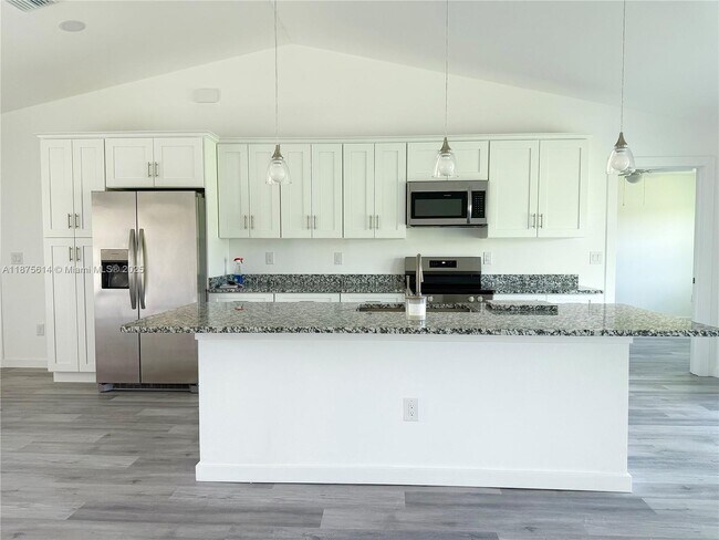 Building Photo - 108 Sunny Way