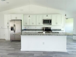 Building Photo - 108 Sunny Way