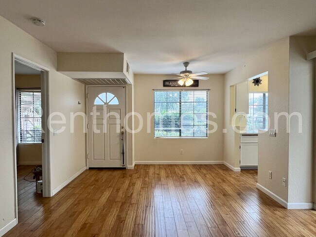 Foto del edificio - 13059 Wimberly Square