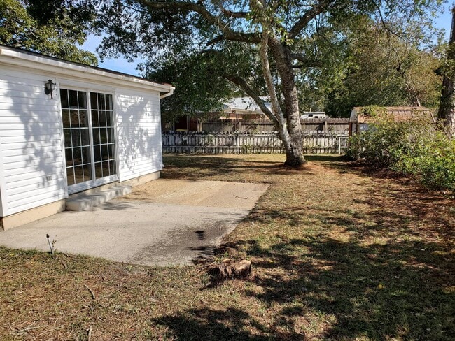 Building Photo - 113 Destin Dr NW