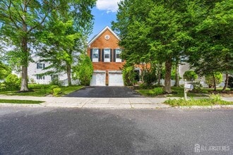 Building Photo - 46 Marion Dr