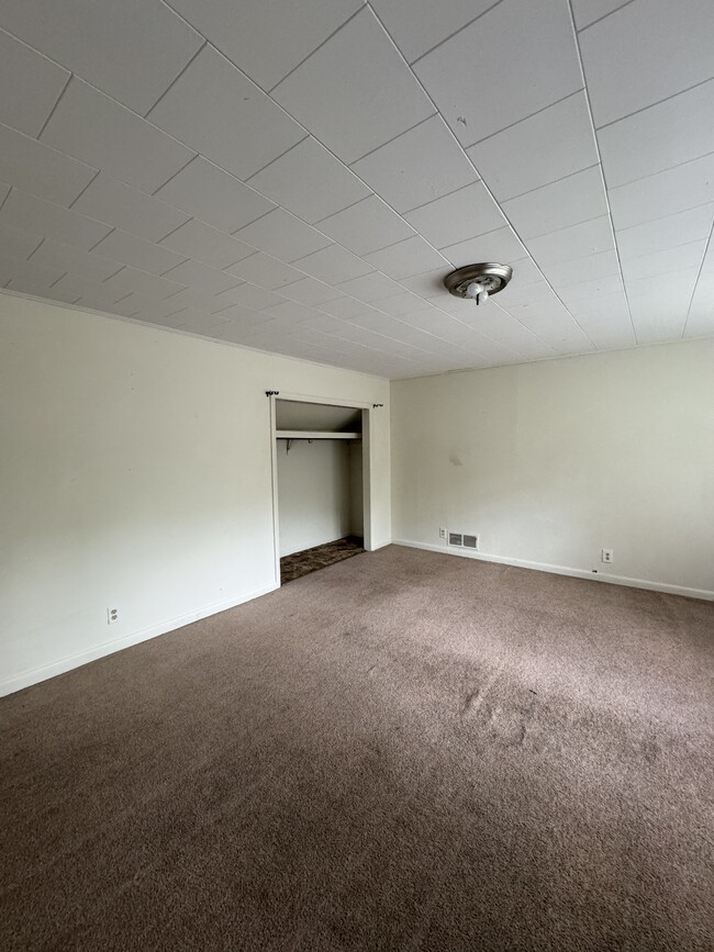 Building Photo - 610 N Allyn St