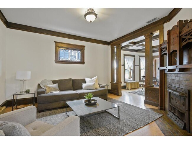 Foto del edificio - 1031 15th Ave SE