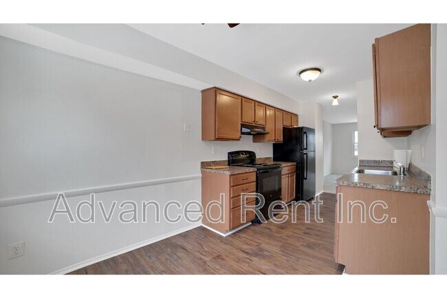 Foto del edificio - 10 Watkins Glen Ct