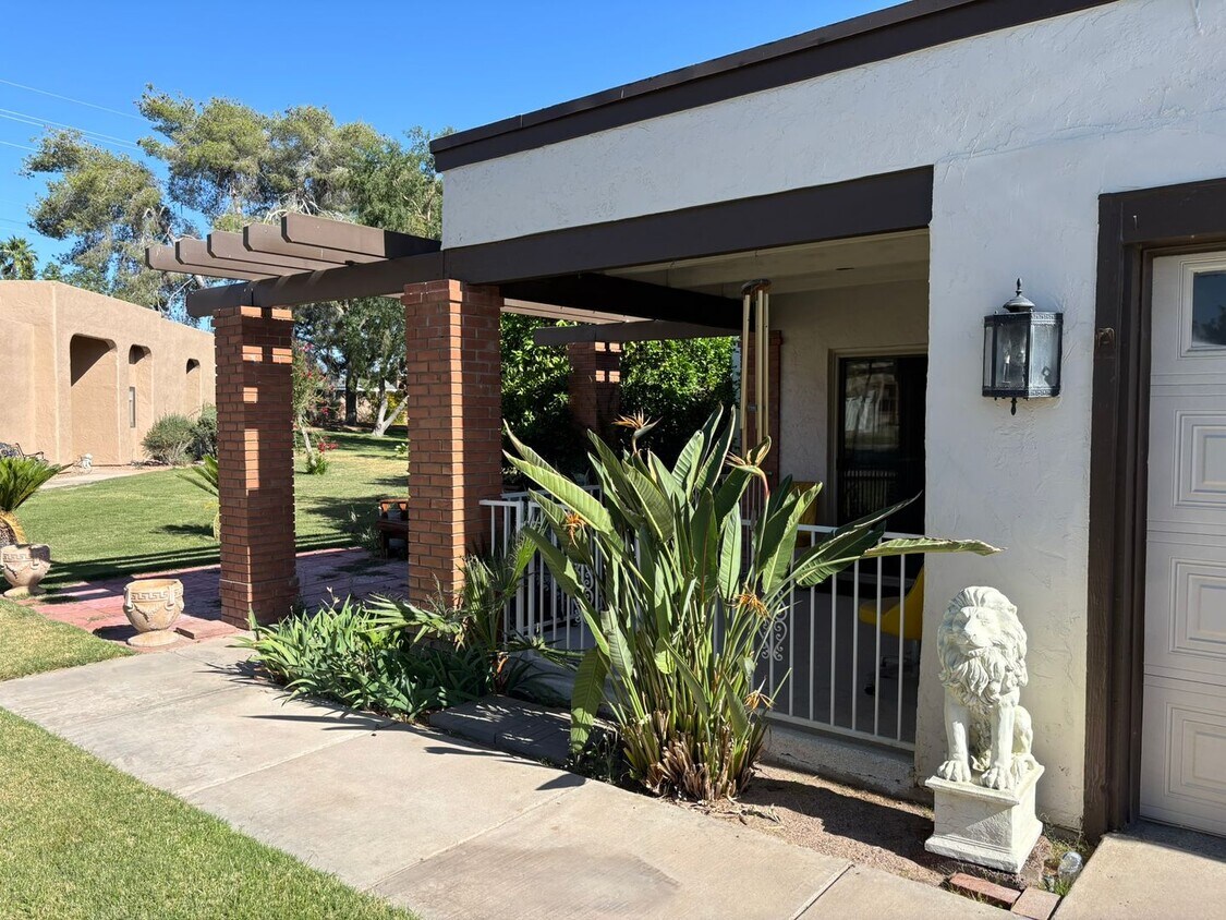 Foto principal - This lovely home is available for a reduce...