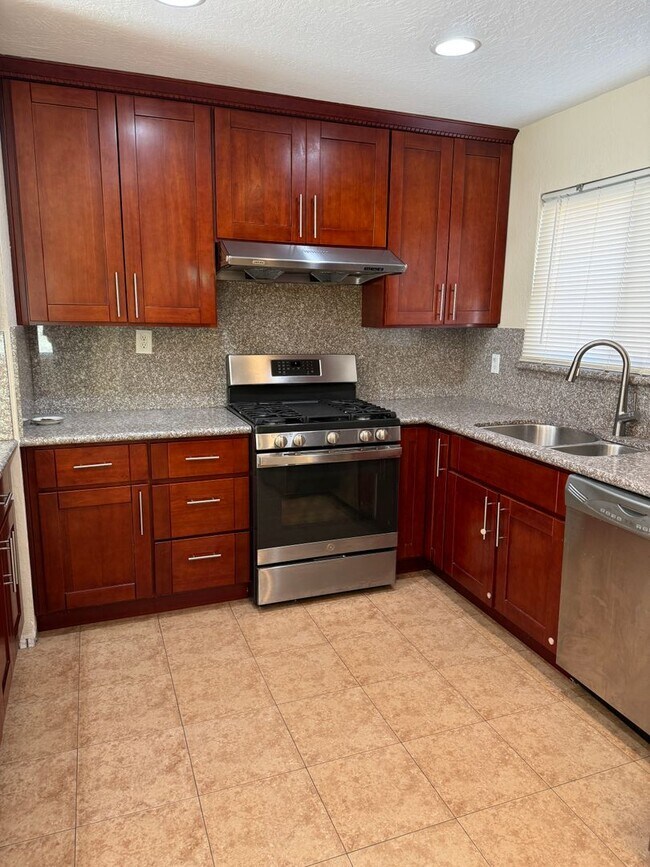 Photo - 430 Blue Ridge Dr House