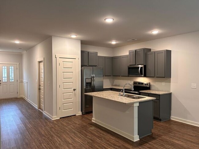 Building Photo - Town home for rent in Calera!