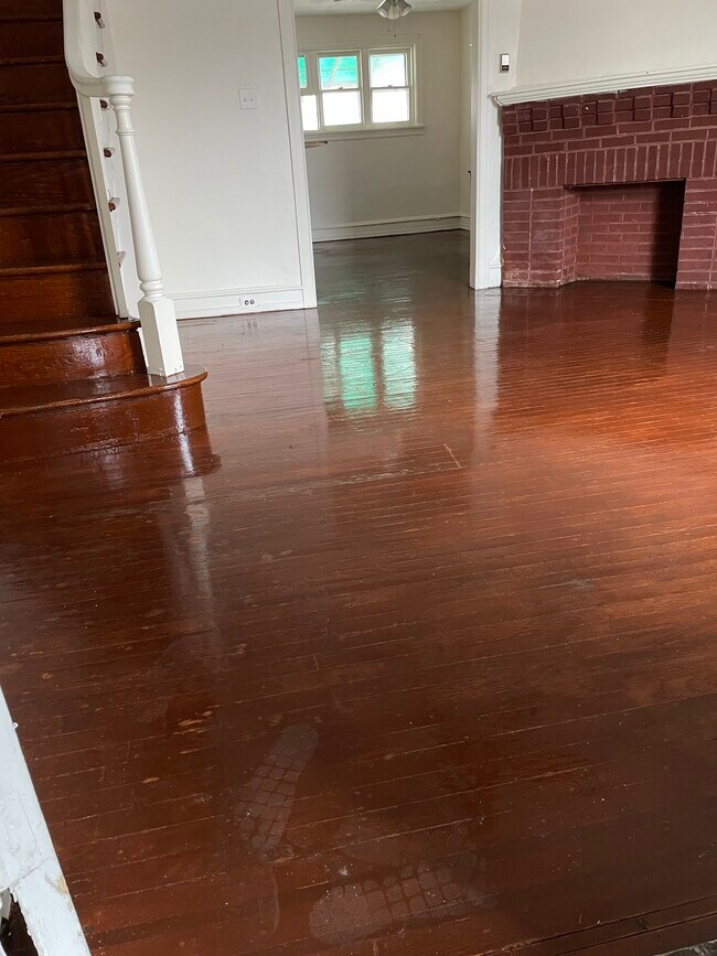 Foto del edificio - 7143 Clover Ln