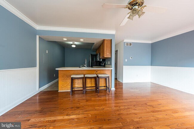 Building Photo - 222 Parkview Dr
