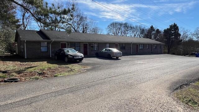 Building Photo - 155 Eastview Ave