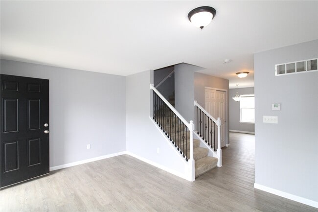 Building Photo - 440 Wild Oak Dr