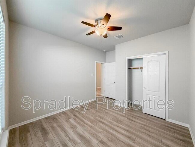 Building Photo - 10229 Eaglefire Dr