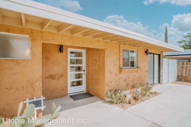 Foto del edificio - 3 br, 1.5 bath House - 61930 Oleander Dr