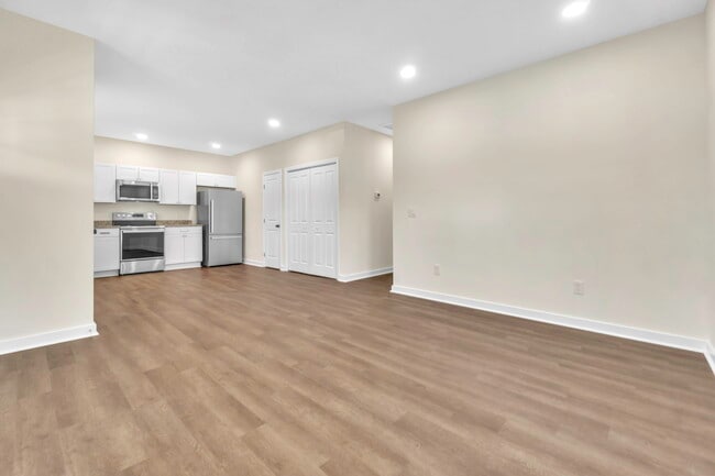 Foto del edificio - 304 E Hampton Ave