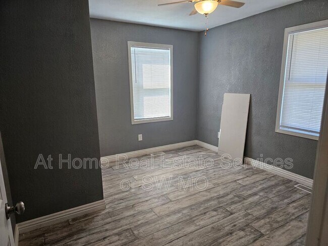 Foto del edificio - 3315 W Waddill St